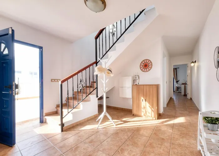 Casa Vista La Pesquera Feriehus *